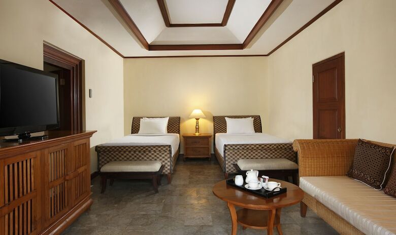 Hotel Puri Santrian