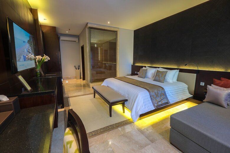 Hotel Puri Santrian