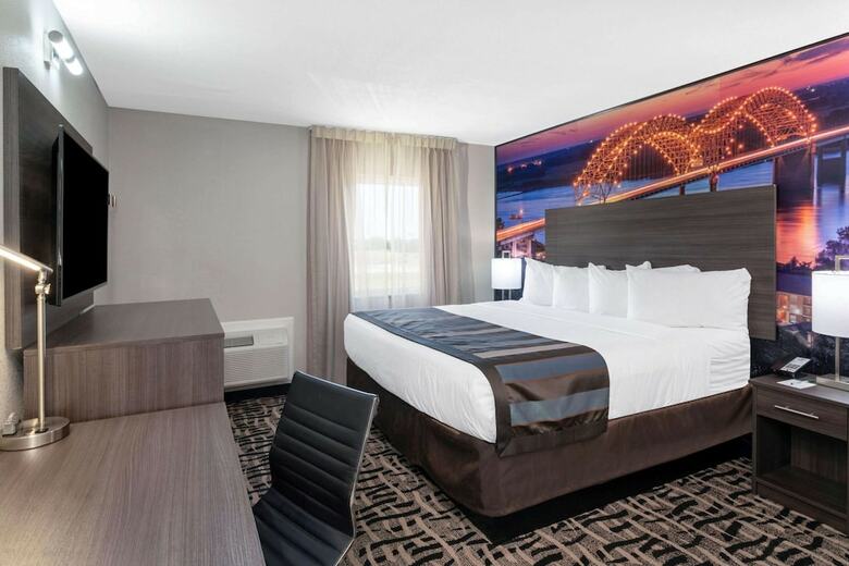 Motel Clarion Pointe