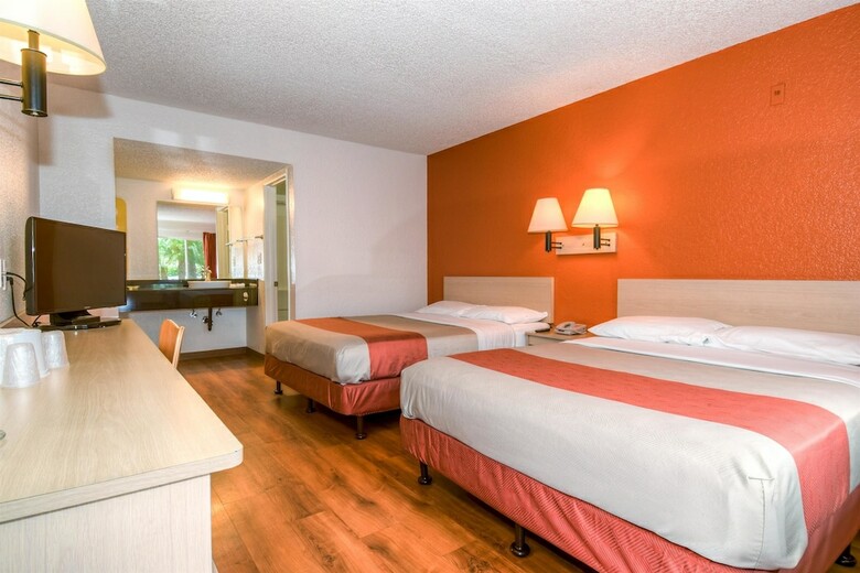 Motel 6 Costa Mesa
