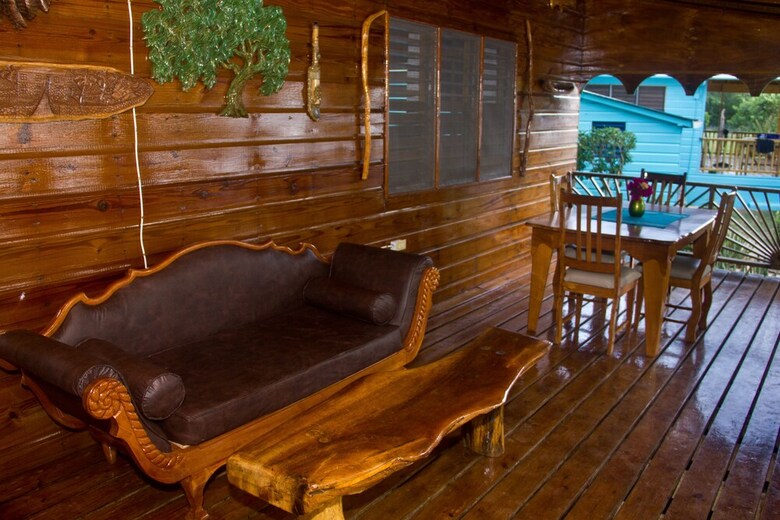 Little Bay Cabins