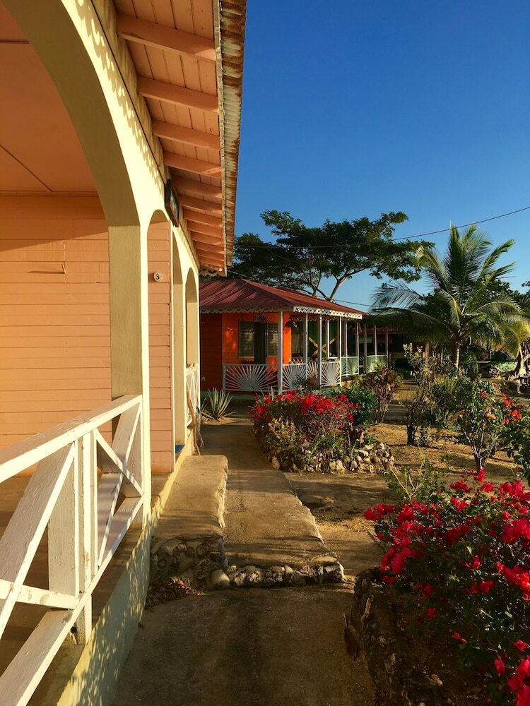 Little Bay Cabins