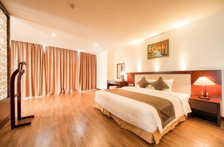 Muong Thanh Grand Cua Lo Hotel