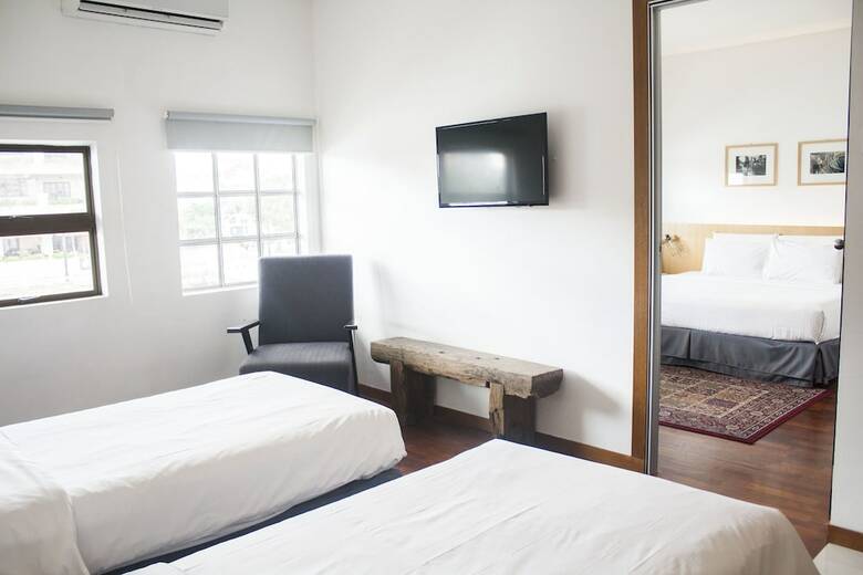 Quayside Hotel