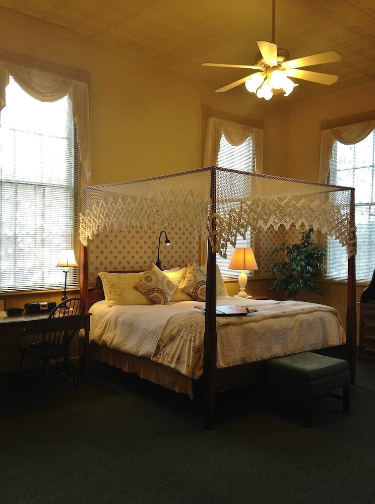 Bed & Breakfast Chambery Inn