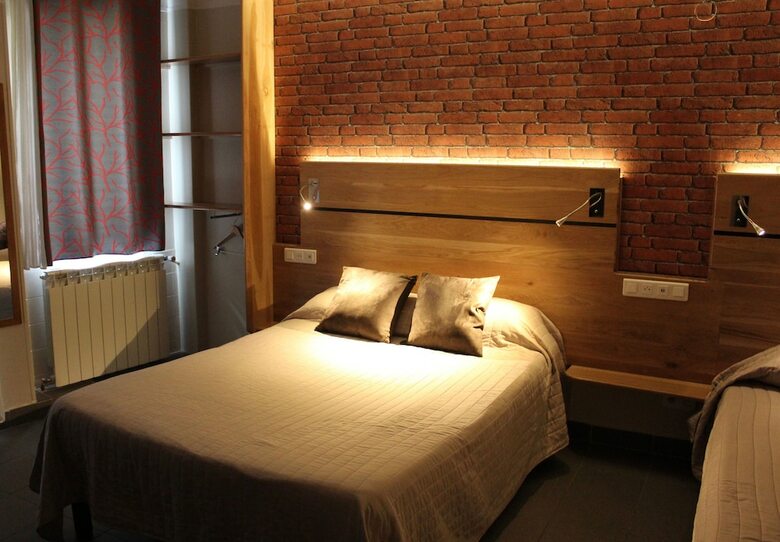Hotel H�tel Des Pyr�n�es
