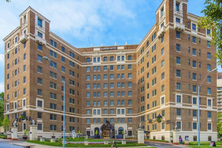 The Raphael Hotel, Autograph Collection