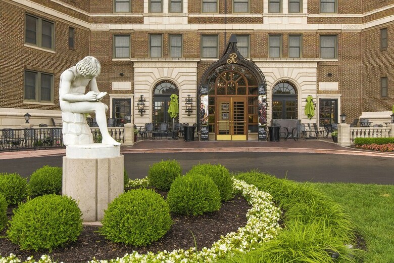 The Raphael Hotel, Autograph Collection