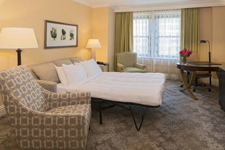 The Raphael Hotel, Autograph Collection