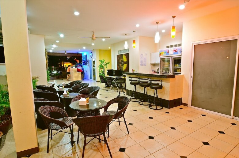 Hostal Squareone - Hostel