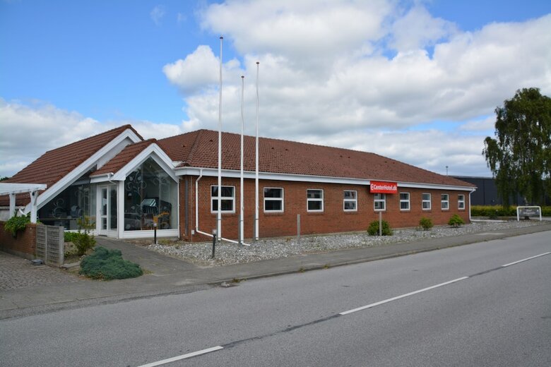 Dolphin Hotel Annex