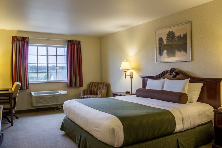 Boarders Inn & Suites By Cobblestone Hotels - Shawano