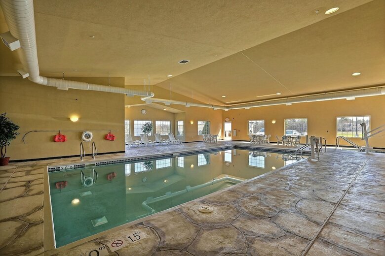 Boarders Inn & Suites By Cobblestone Hotels - Shawano