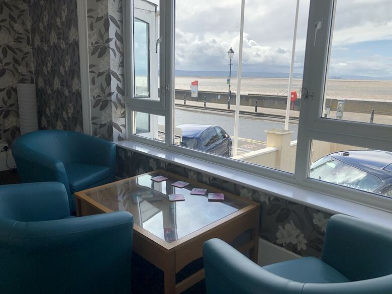 Posada The Royal Clarence Hotel (On The Seafront)