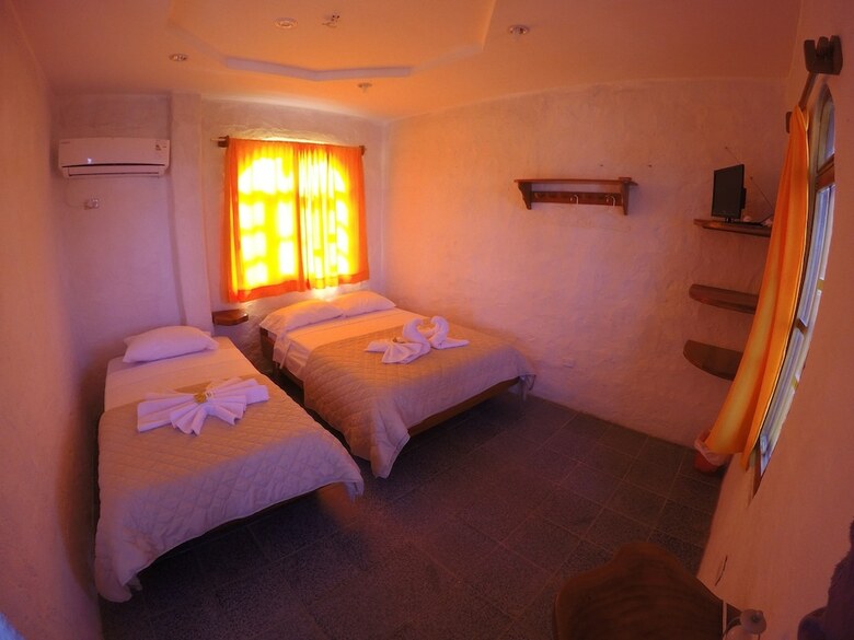 Bed & Breakfast Royal Galapagos Inn