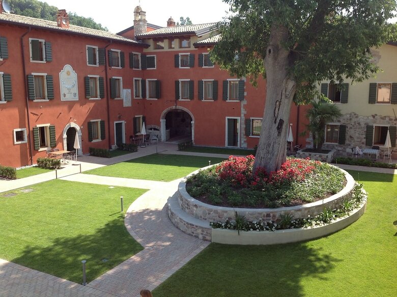 Residence Borgo Mondragon