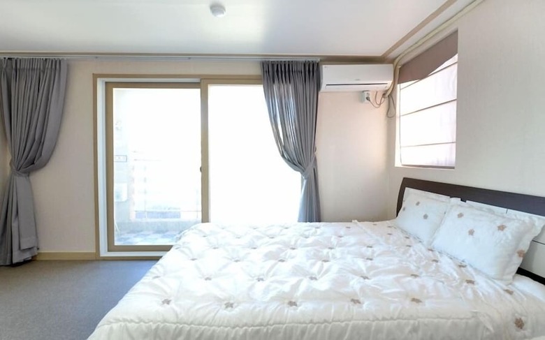 Hotel Hj House