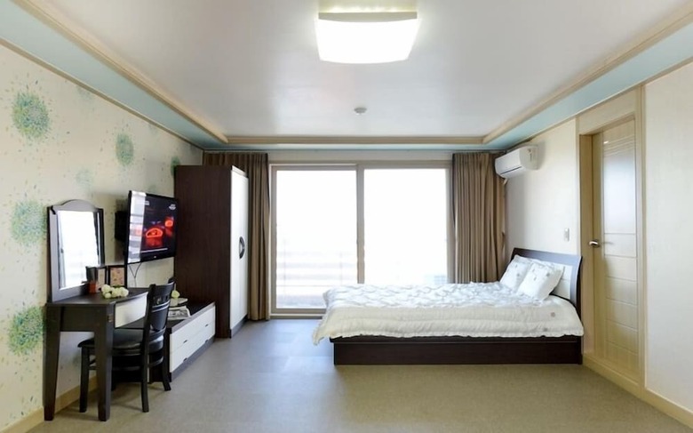 Hotel Hj House
