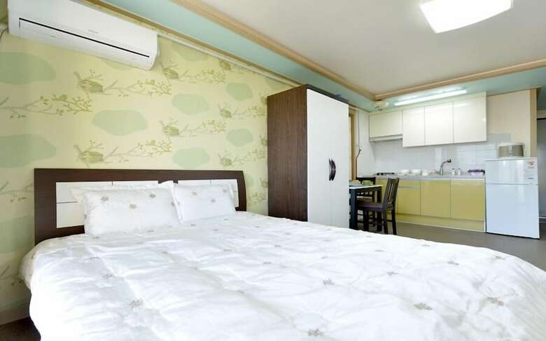 Hotel Hj House
