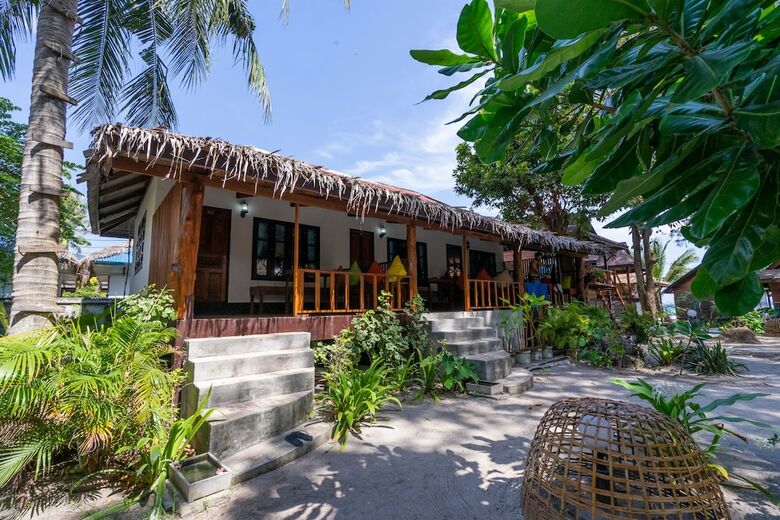 Hotel Lipe Beach Resort