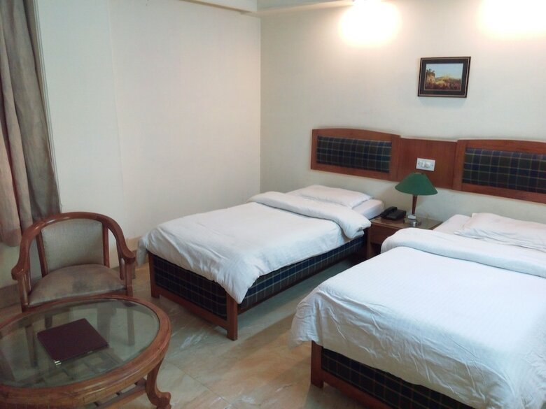 Hotel Queens Residency Gurgaon