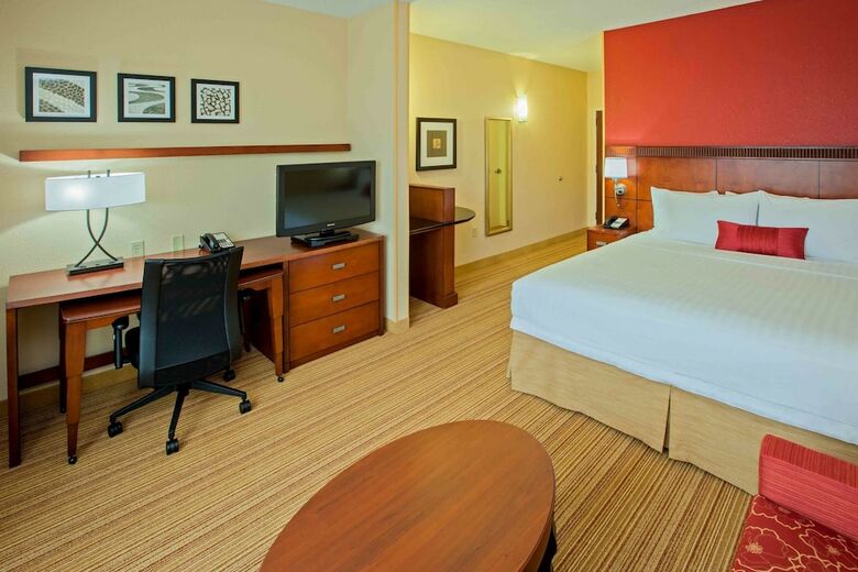 Hotel Courtyard By Marriott Louisville Northeast