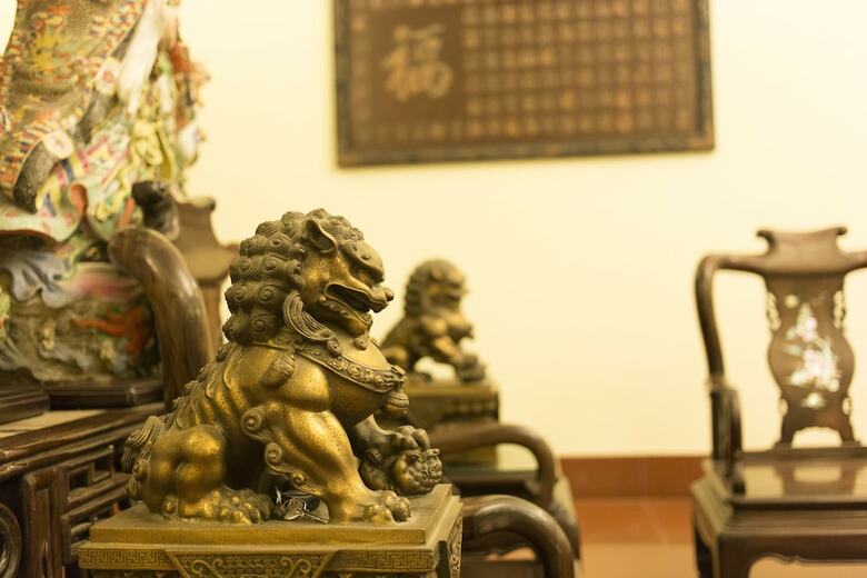 Dragon Hotel