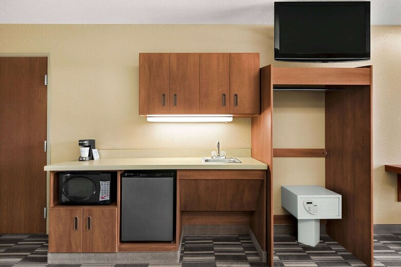 Hotel Microtel Inn & Suites By Wyndham Zephyrhills