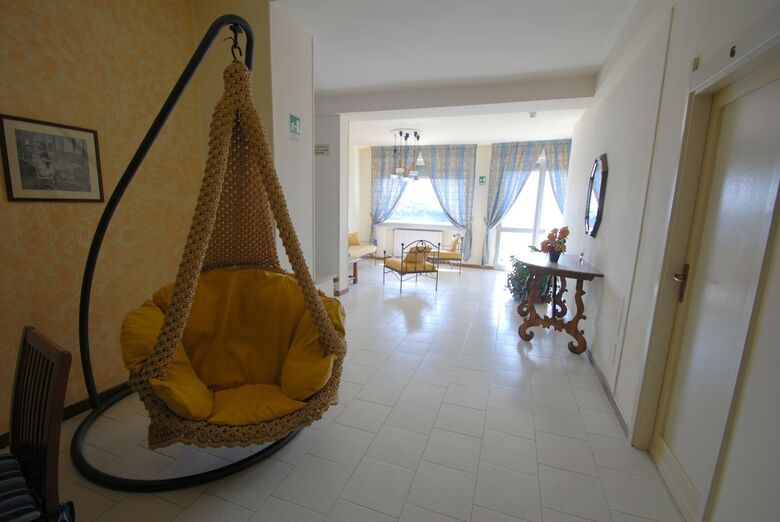 Hotel Ristorante Baia Del Sorriso