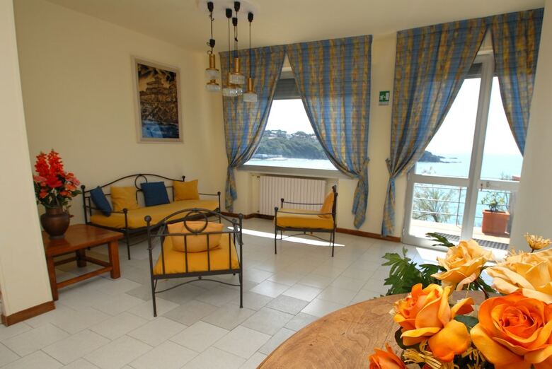 Hotel Ristorante Baia Del Sorriso