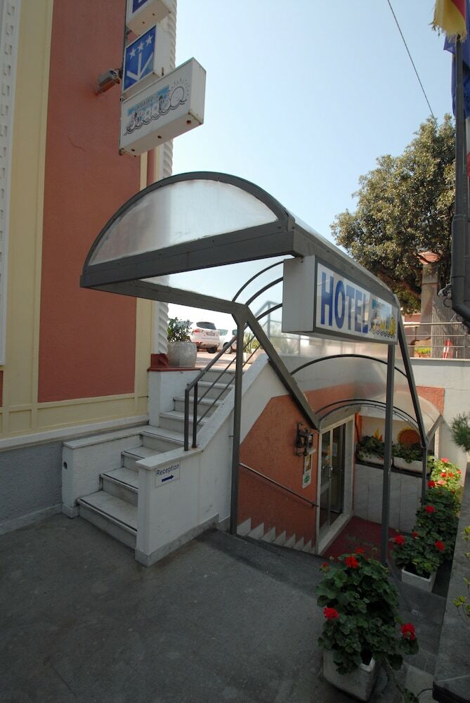 Hotel Ristorante Baia Del Sorriso