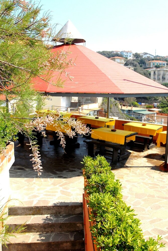 Hotel Ristorante Baia Del Sorriso