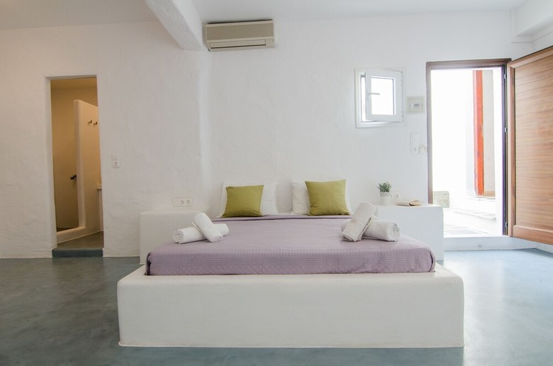 George & Irene Hotel