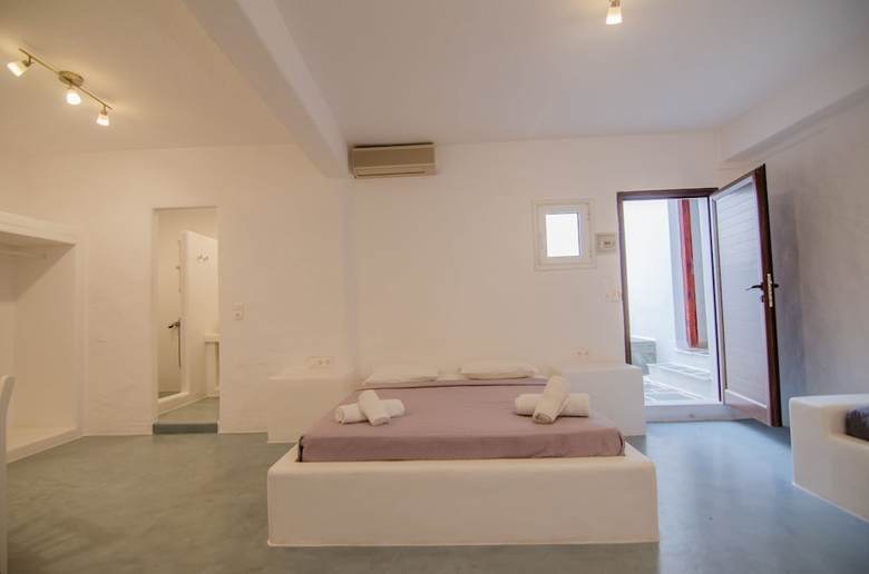 George & Irene Hotel