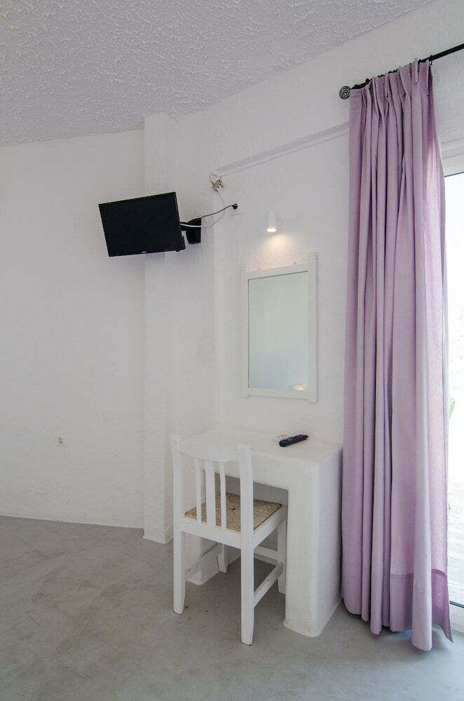 George & Irene Hotel