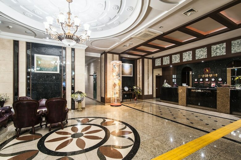 Hotel Aura