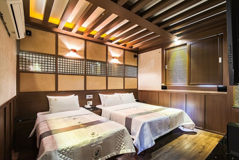 Hotel Aura