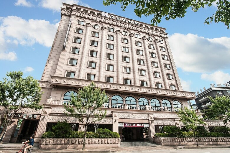 Hotel Aura