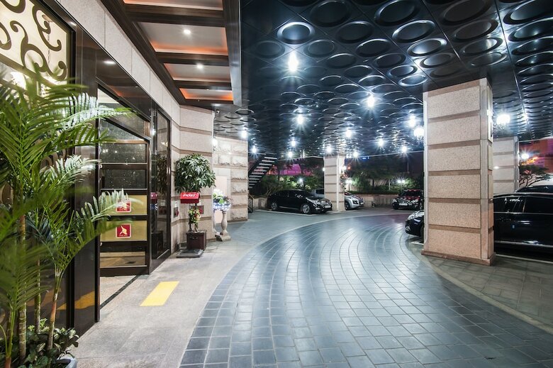 Hotel Aura