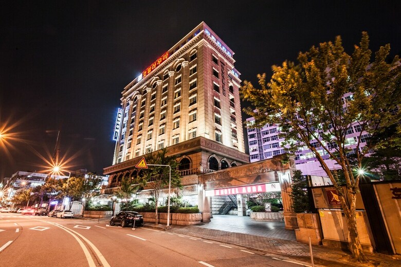 Hotel Aura