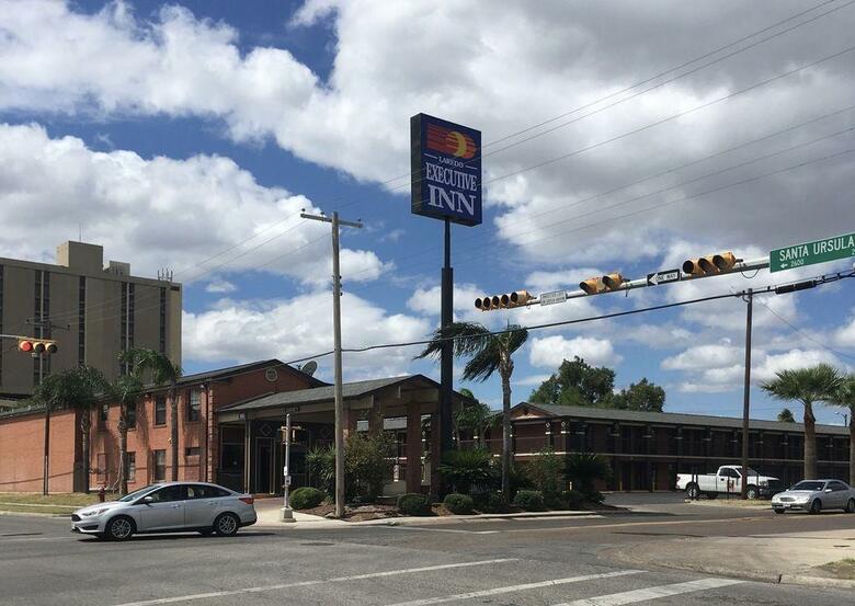 Hotel Laredo Executive Inn