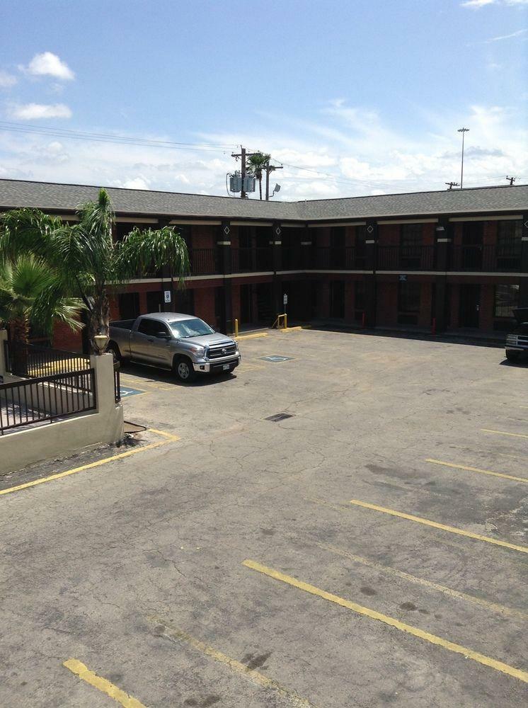 Hotel Laredo Executive Inn