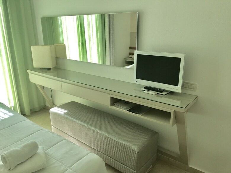 Aparthotel Lithos By Spyros & Flora