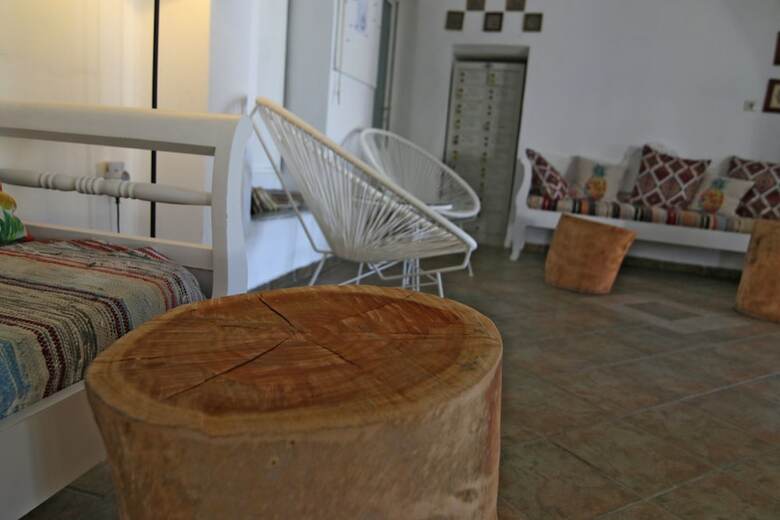 Armadoros Hotel / Ios Backpackers