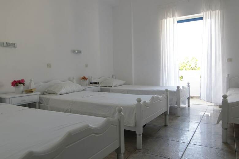 Armadoros Hotel / Ios Backpackers