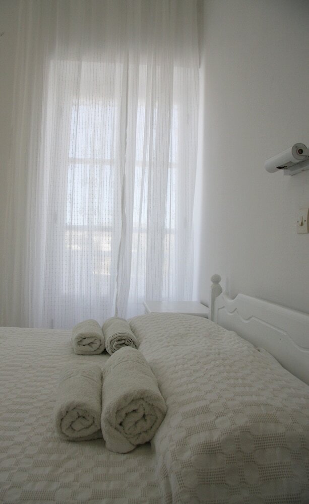 Armadoros Hotel / Ios Backpackers