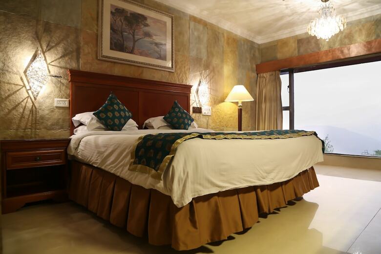 Ravine Hotel