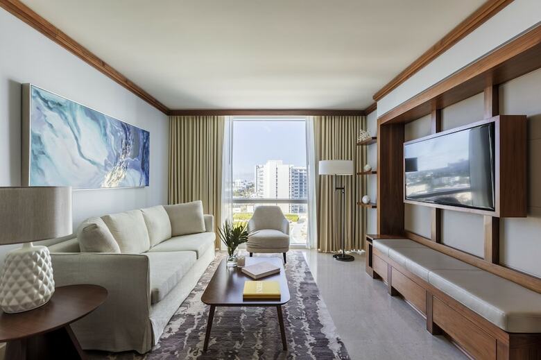 Hotel Carillon Miami Wellness Resort