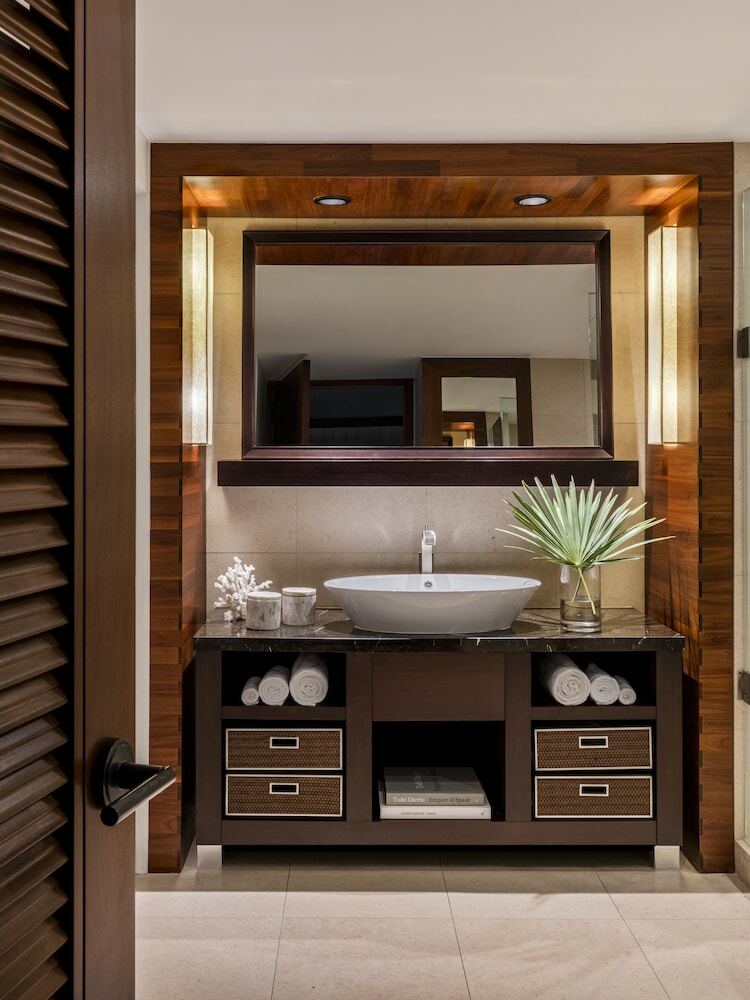 Hotel Carillon Miami Wellness Resort
