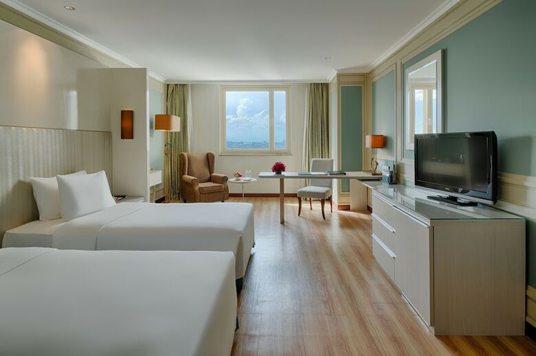 Windsor Plaza Hotel